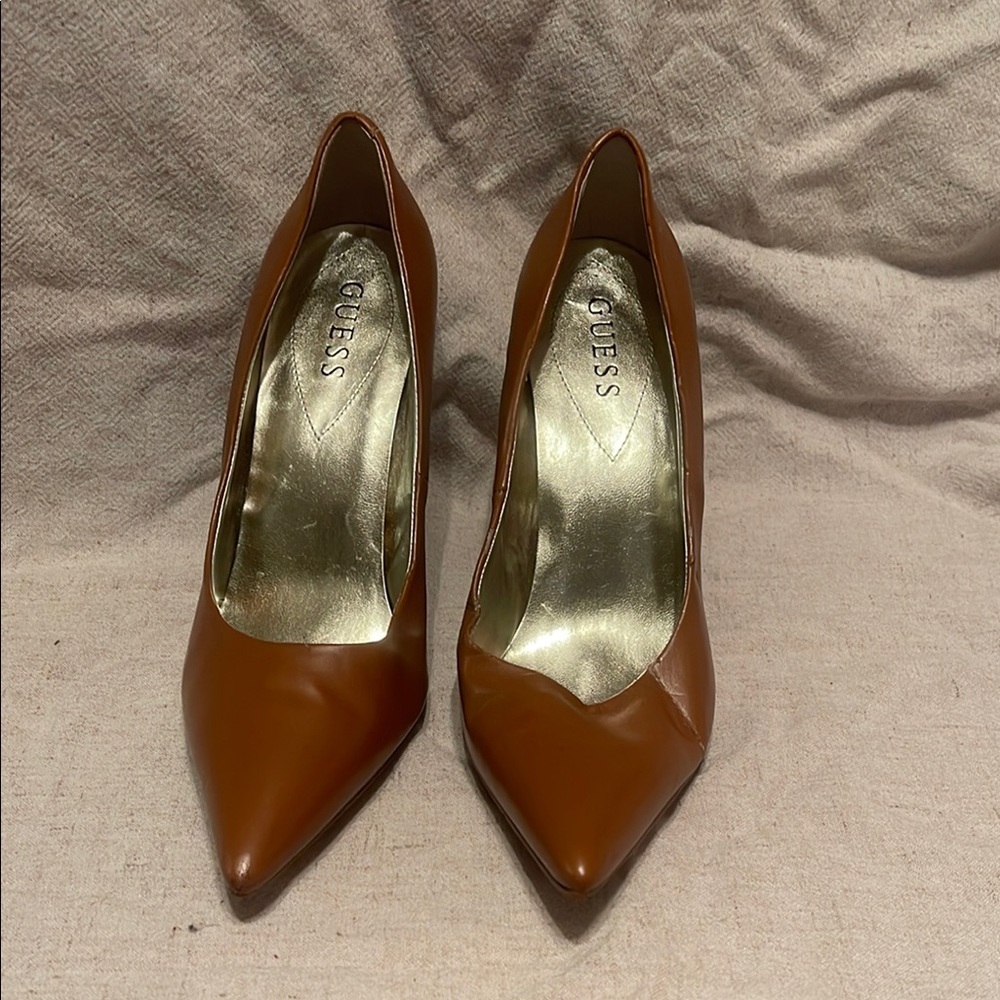 GUESS Women's Brown Pumps